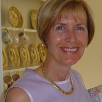 Lynne Macedo Author Photo
